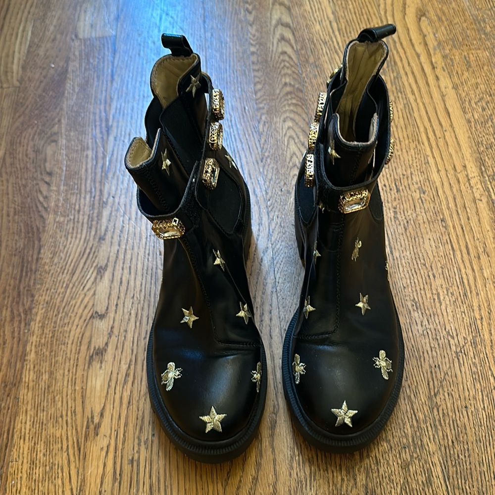 Gucc Platform Boots w gold details